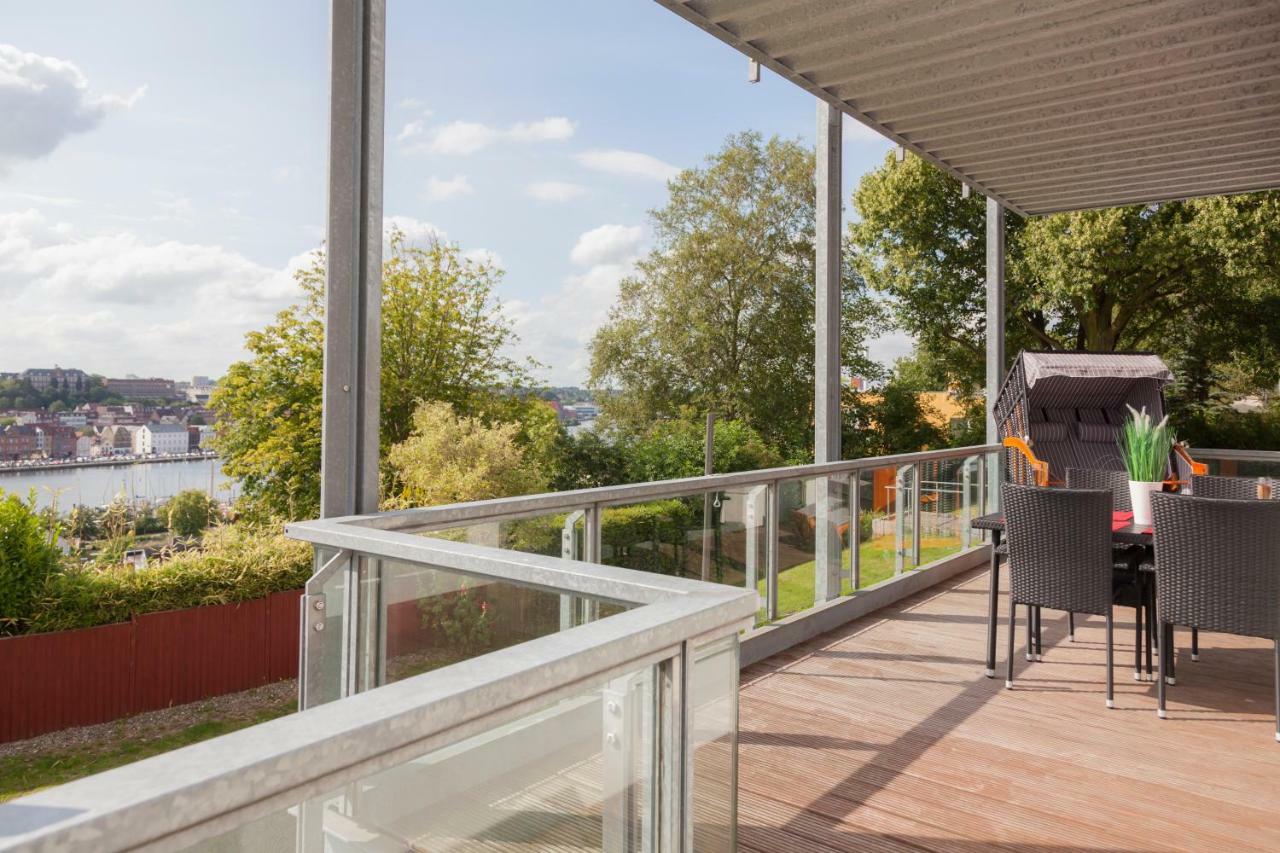 Stadtvilla mit Hafenpanorama Flensburg Exteriör bild