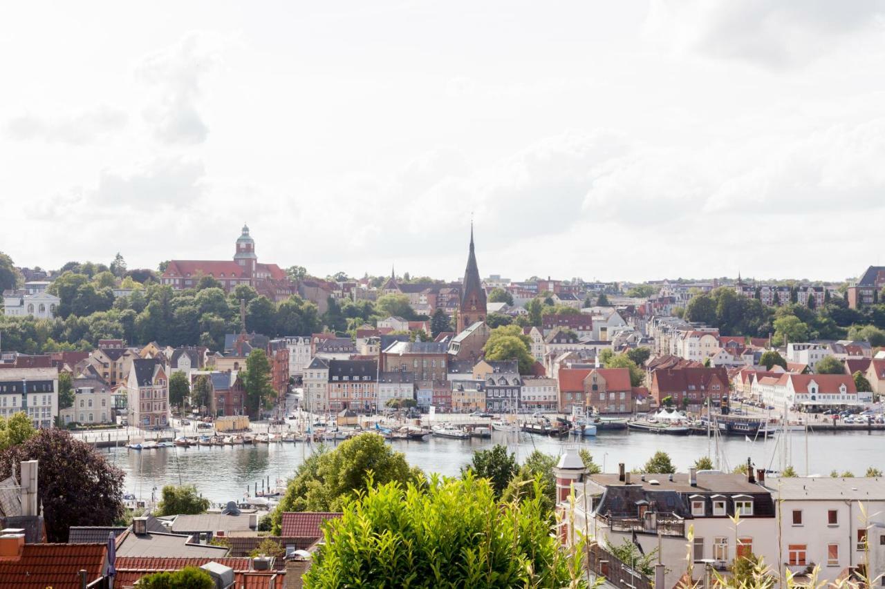 Stadtvilla mit Hafenpanorama Flensburg Exteriör bild